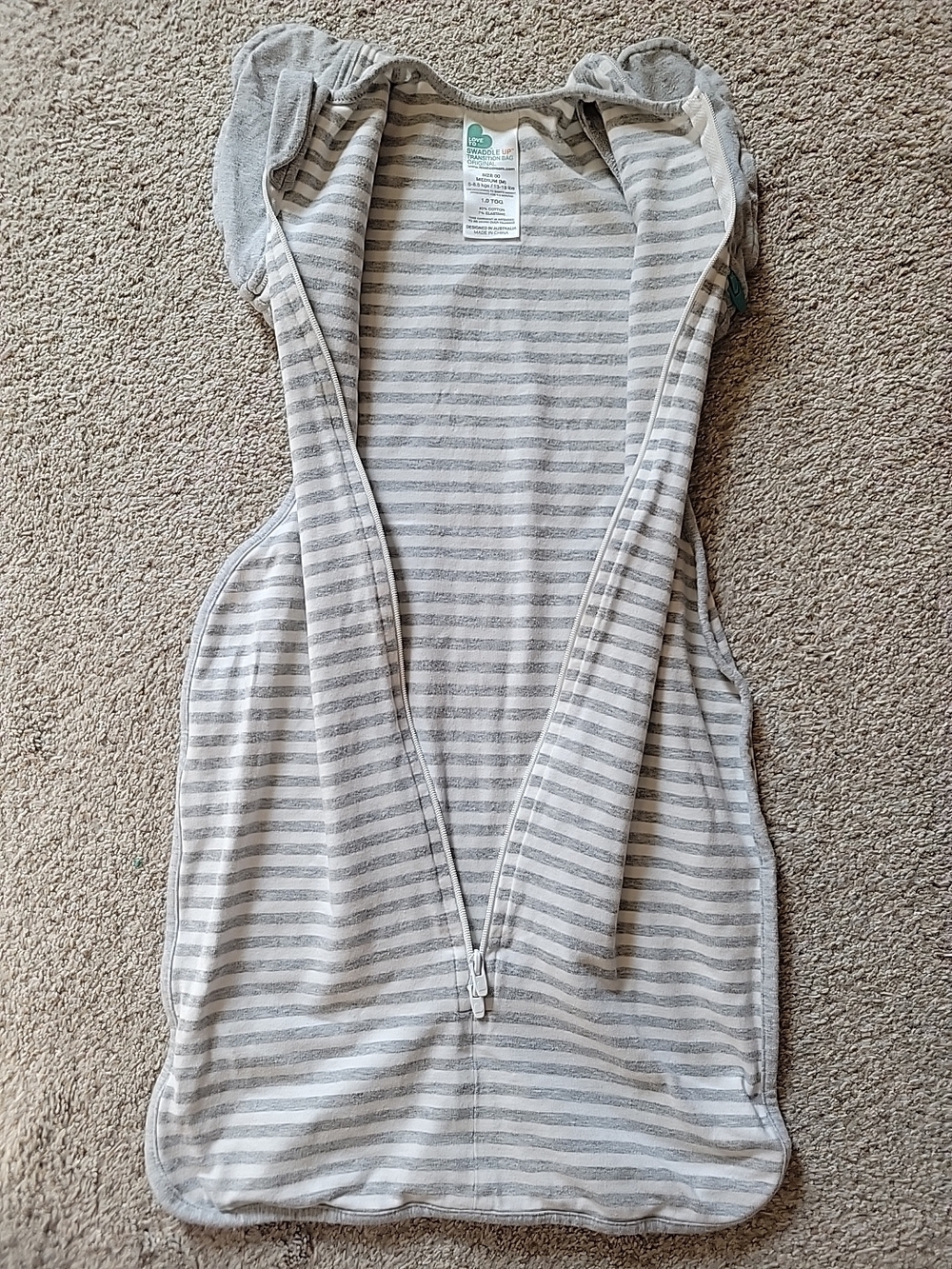 Love to dream swaddle up Gray and white striped